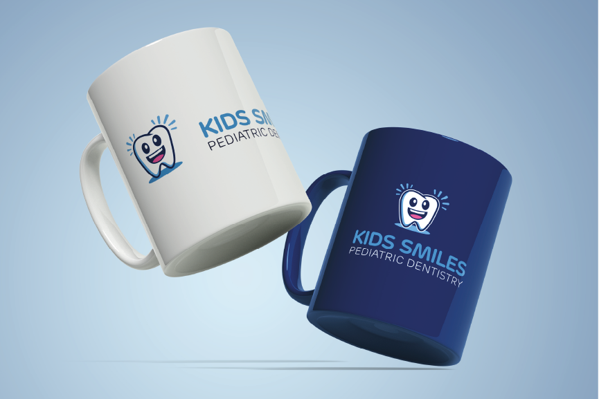 Coffe mugs collateral - Kids Smiles Branding by Gonzalo Peral